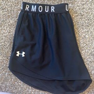 Under Armour Loose Heat Gear Shorts with Pockets